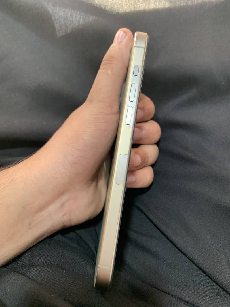Apple iPhone 15 Pro Max 5