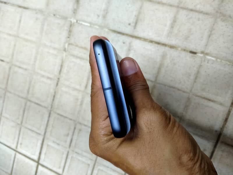 Google Pixel 8 4