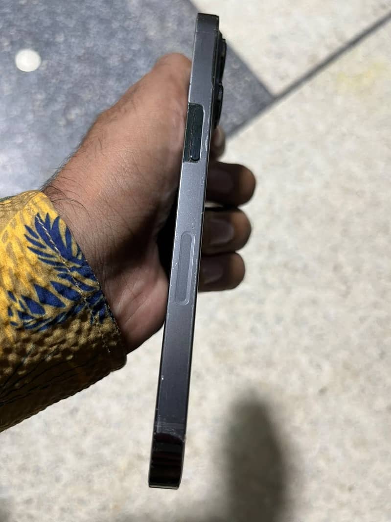 Apple iPhone 13 Pro 1