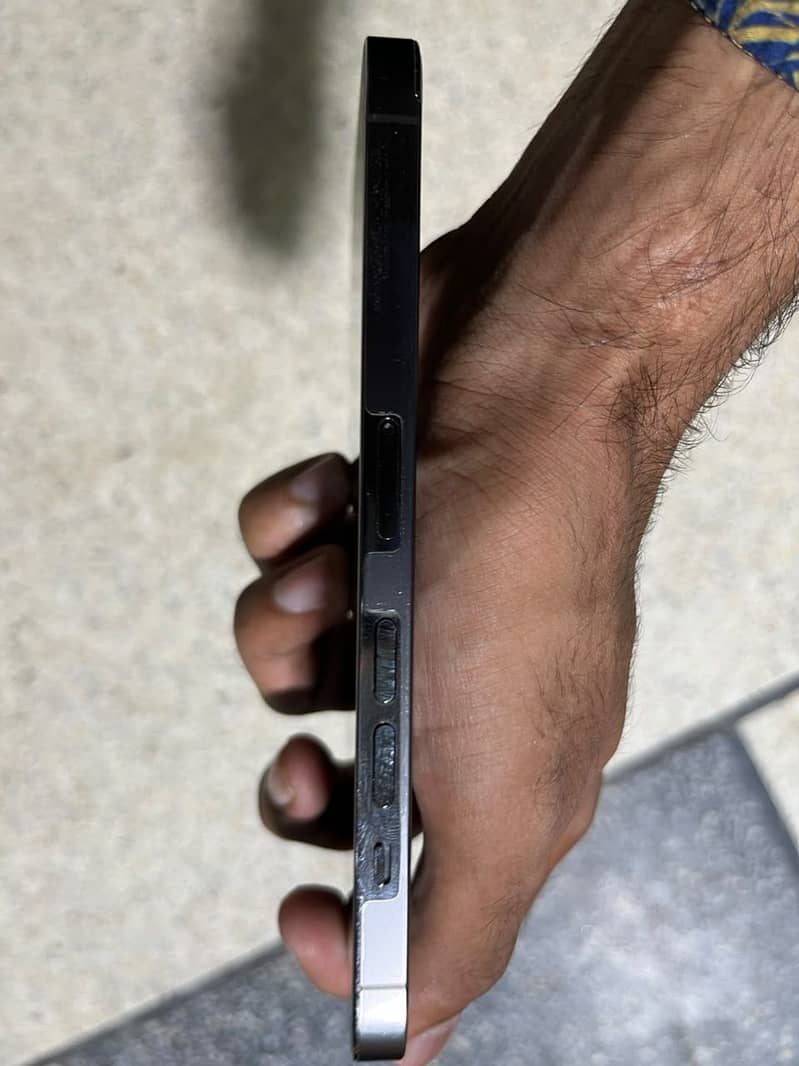 Apple iPhone 13 Pro 2