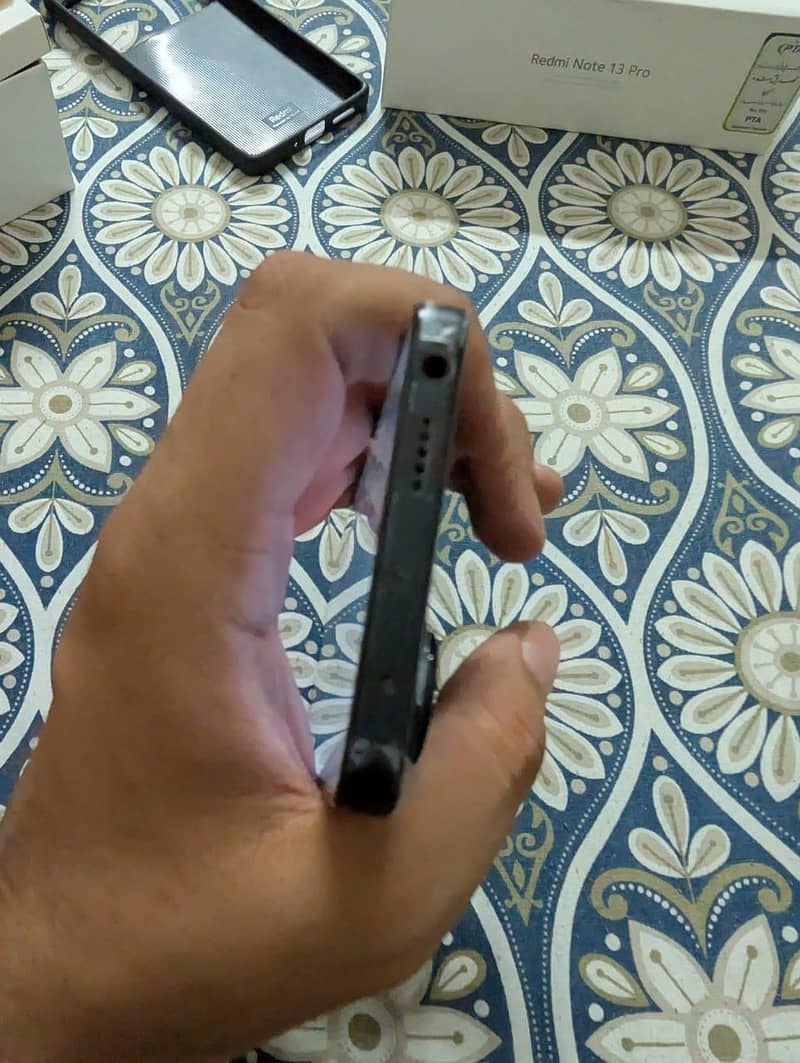 Xiaomi Redmi Note 13 Pro 3