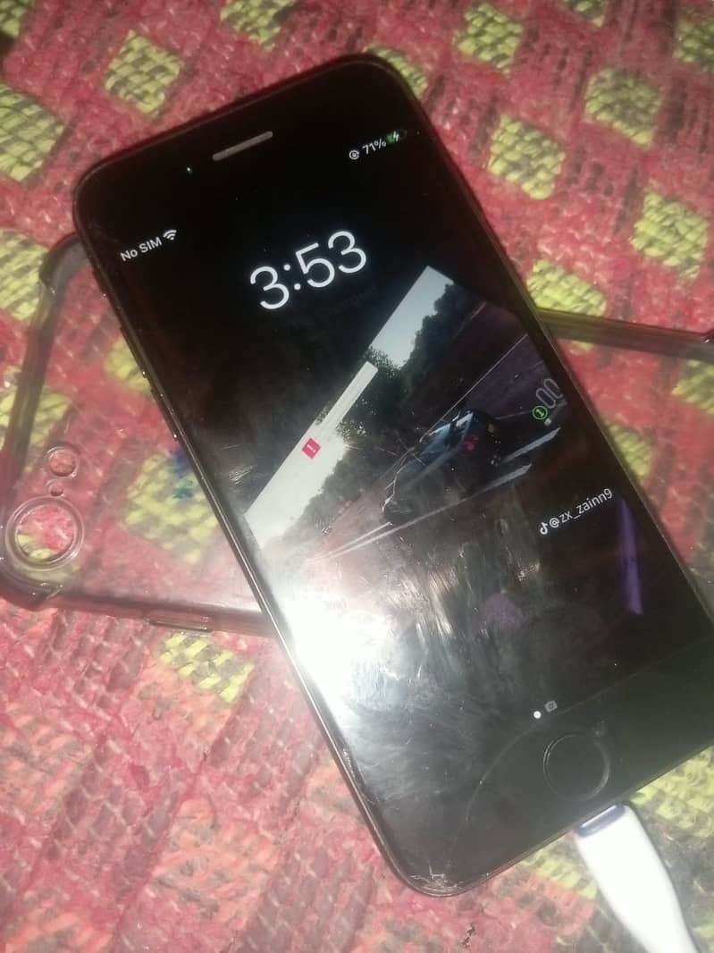 Apple iPhone 7 1