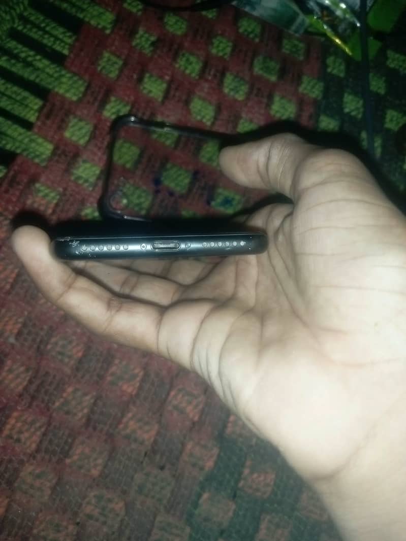 Apple iPhone 7 2