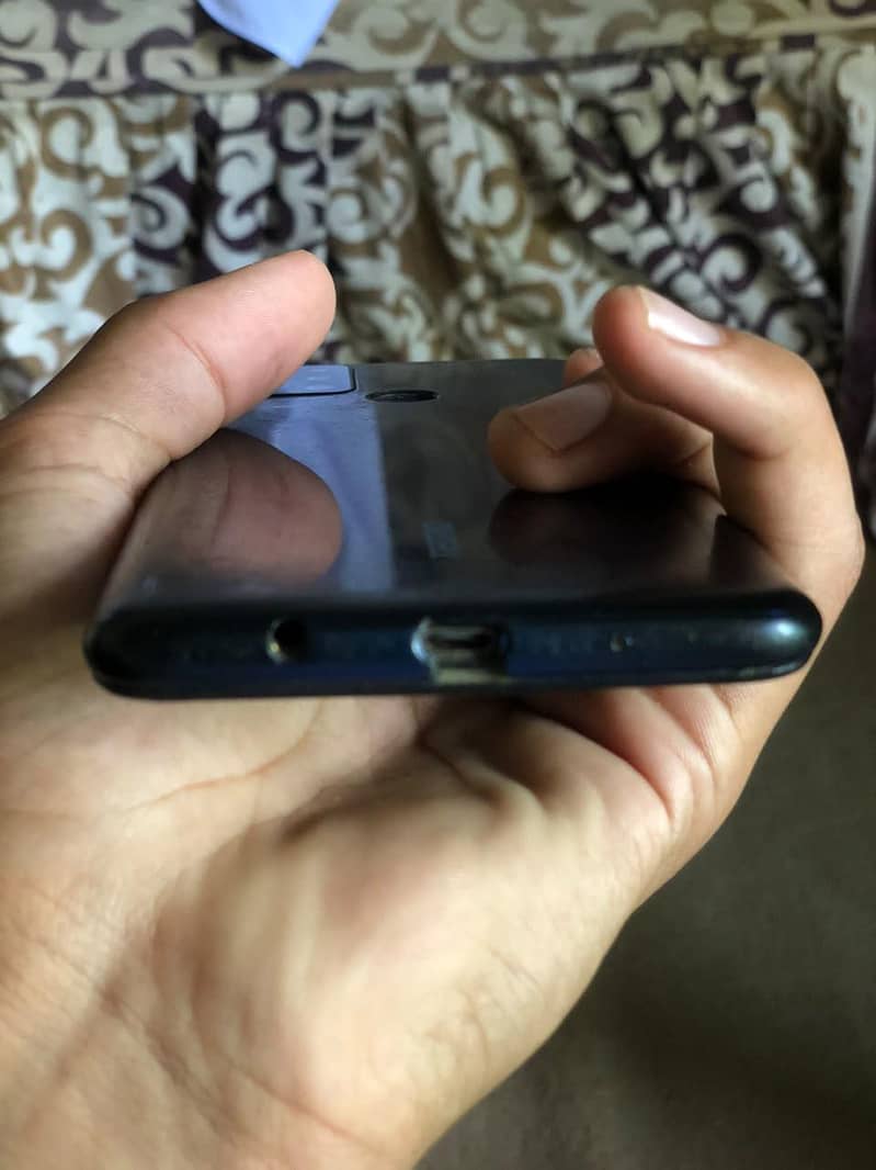 Tecno Pova 4