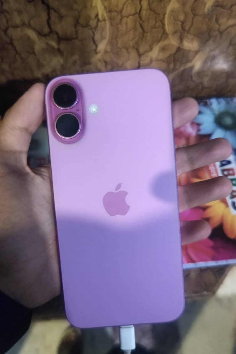 Apple iPhone 16 Plus 1
