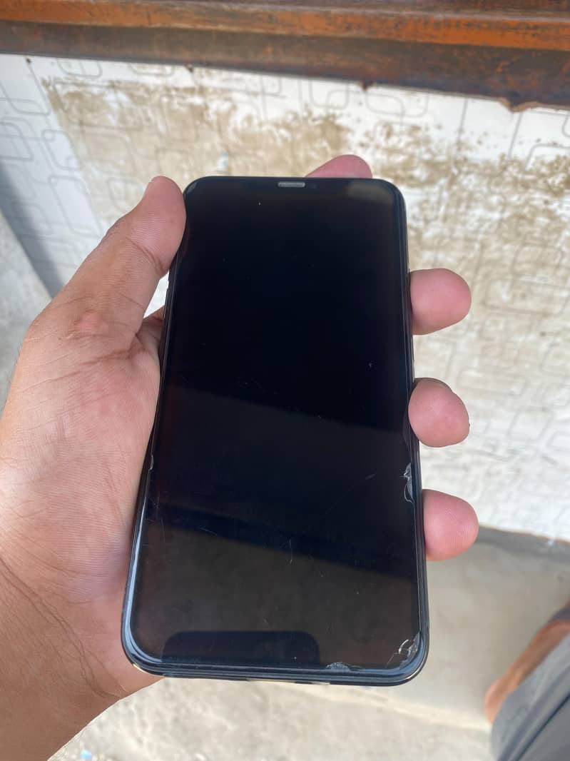 Apple iPhone 11 Pro Max 2
