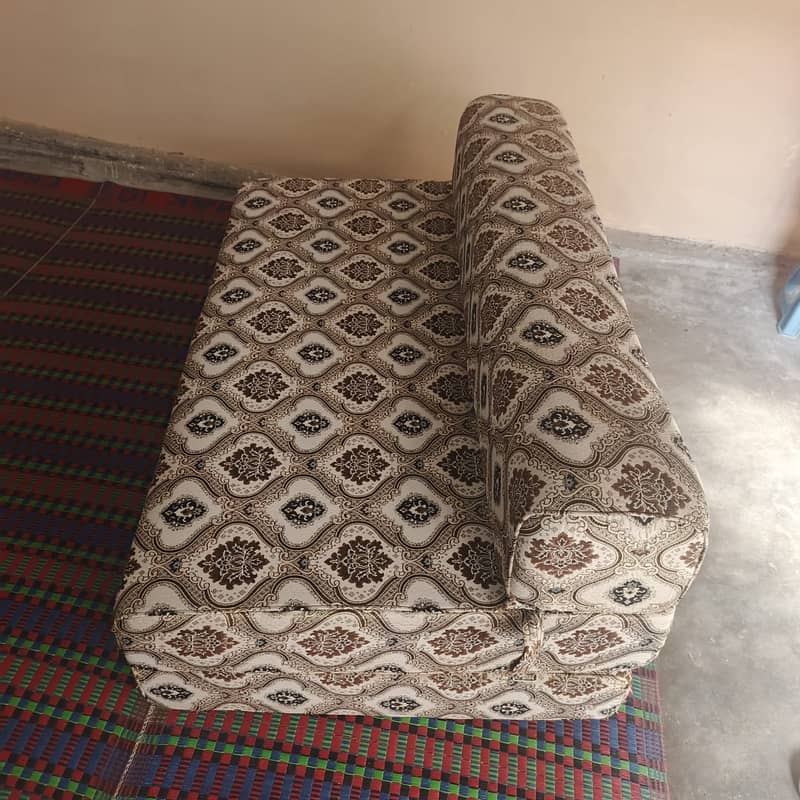 Sofa come bed 1