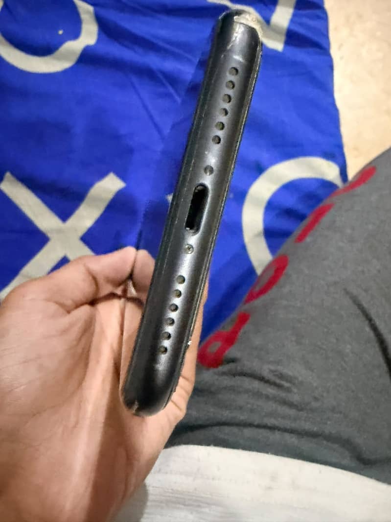 Apple iPhone 11 2