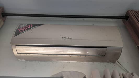 Dawlance split ac