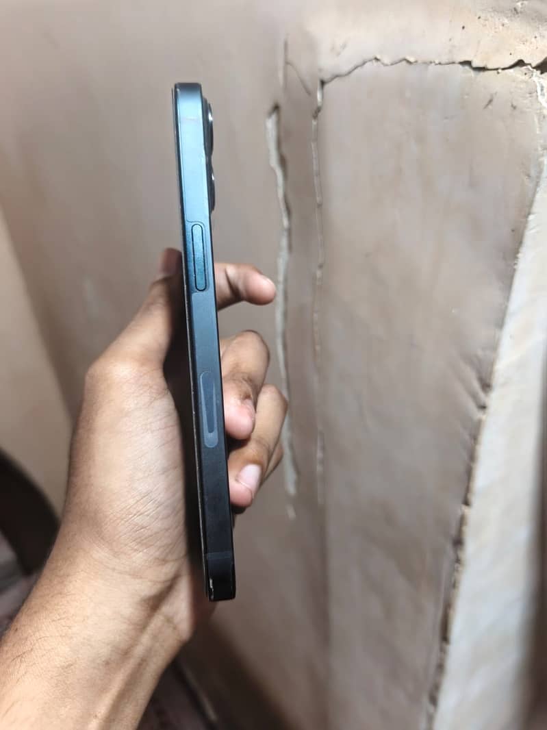 Apple iPhone 13 3