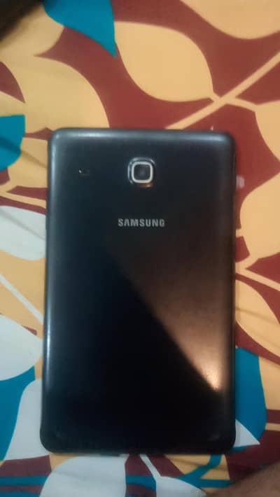 SAMSUNG GALAXY TABE E. 8