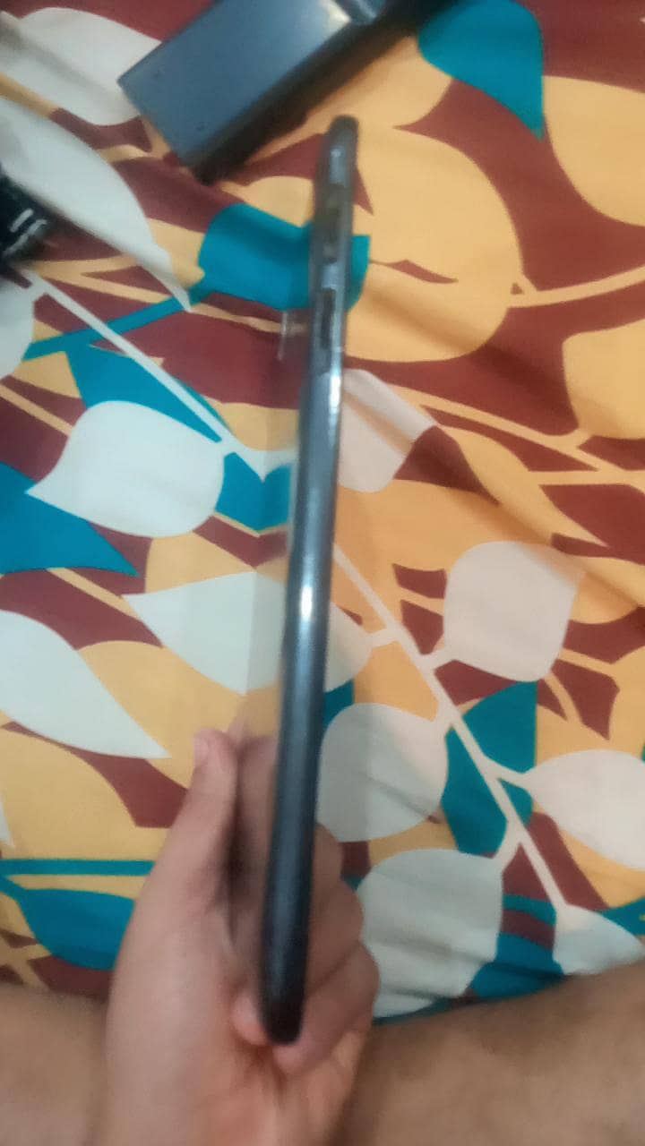 SAMSUNG GALAXY TABE E. 8 2