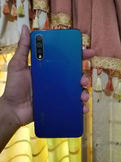 Vivo S1