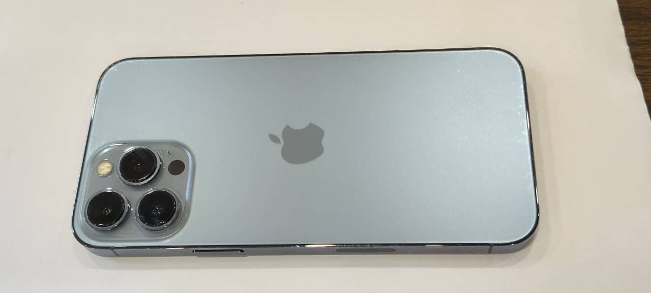Apple iPhone 13 Pro Max 4