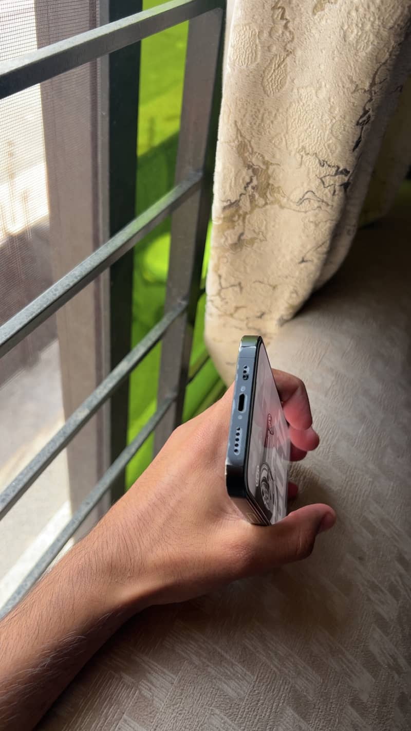 iPhone 14 Pro 2