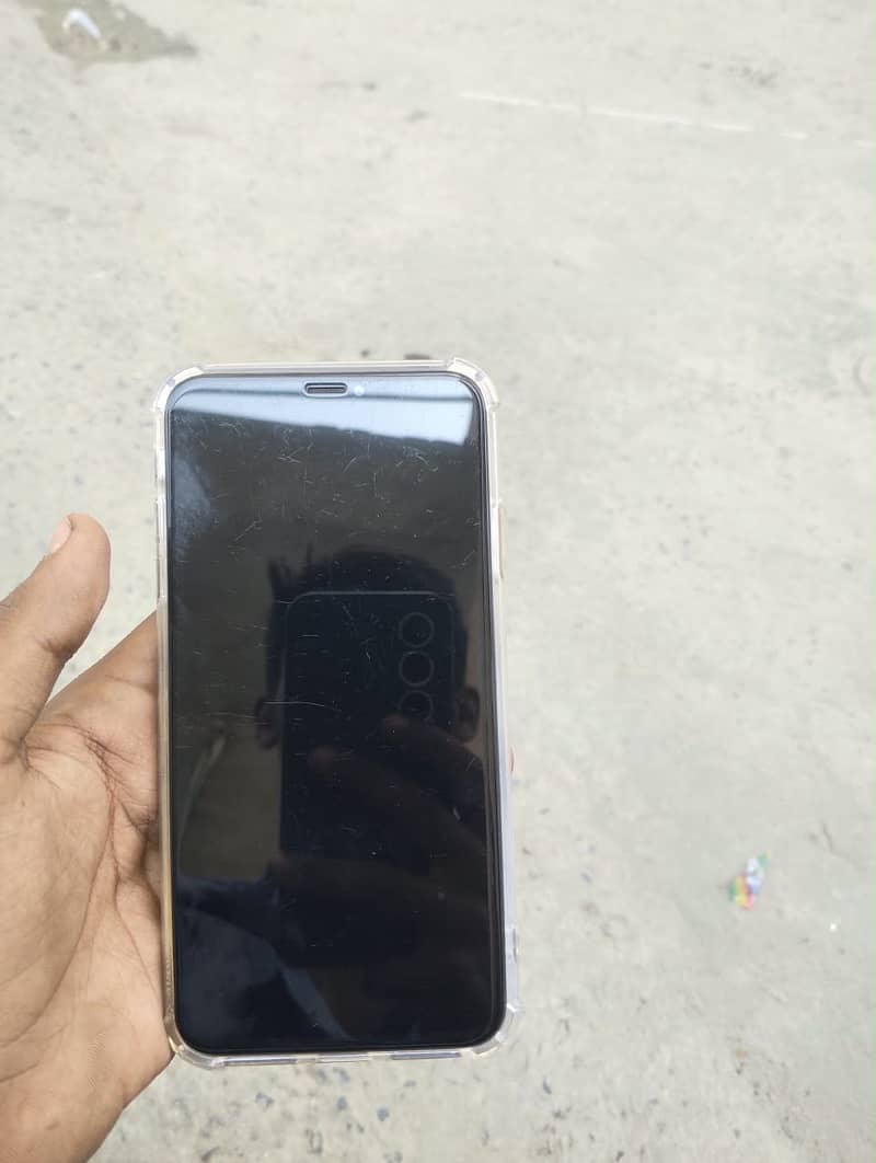 Apple iPhone XS Max 2