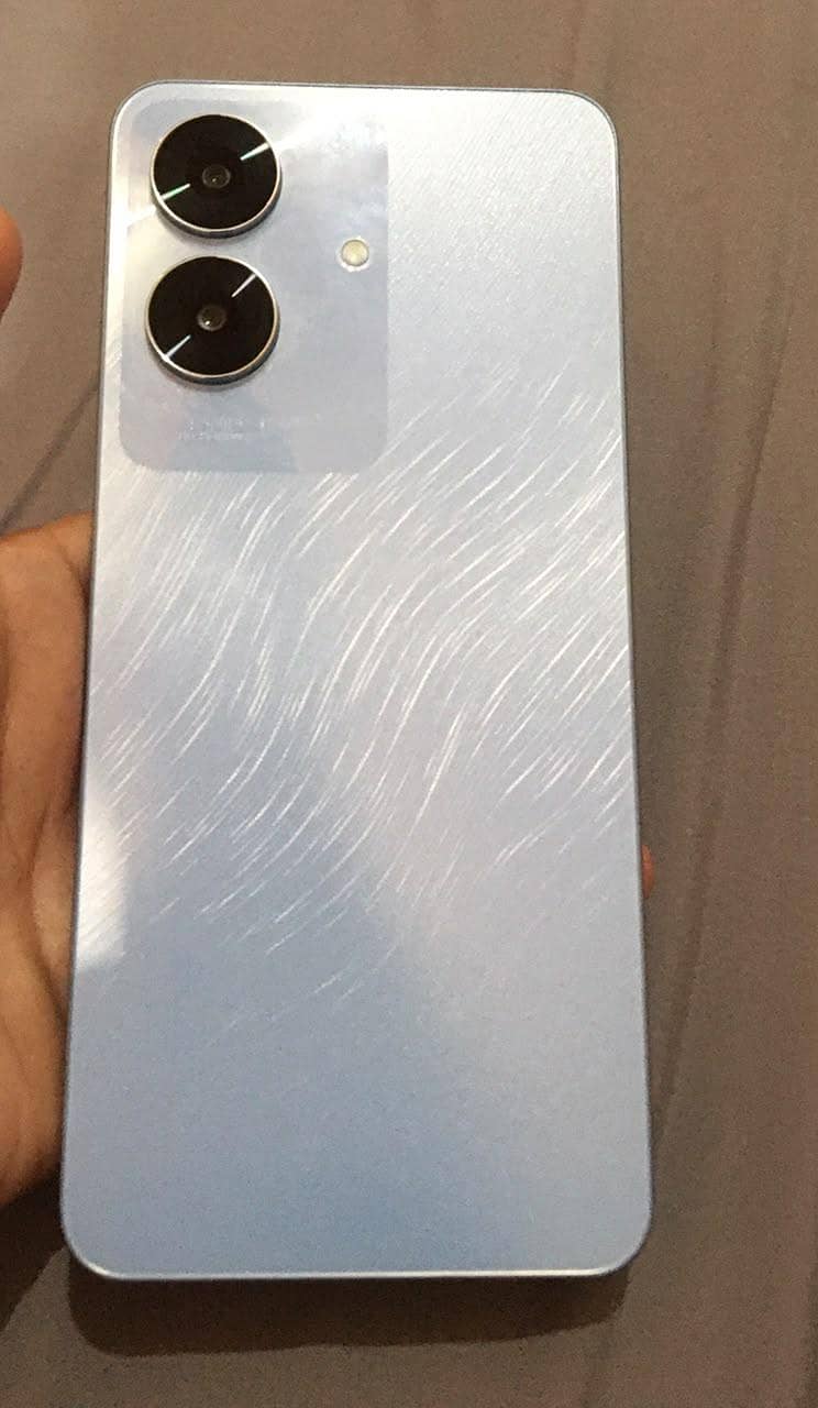 Realme Note 60 4