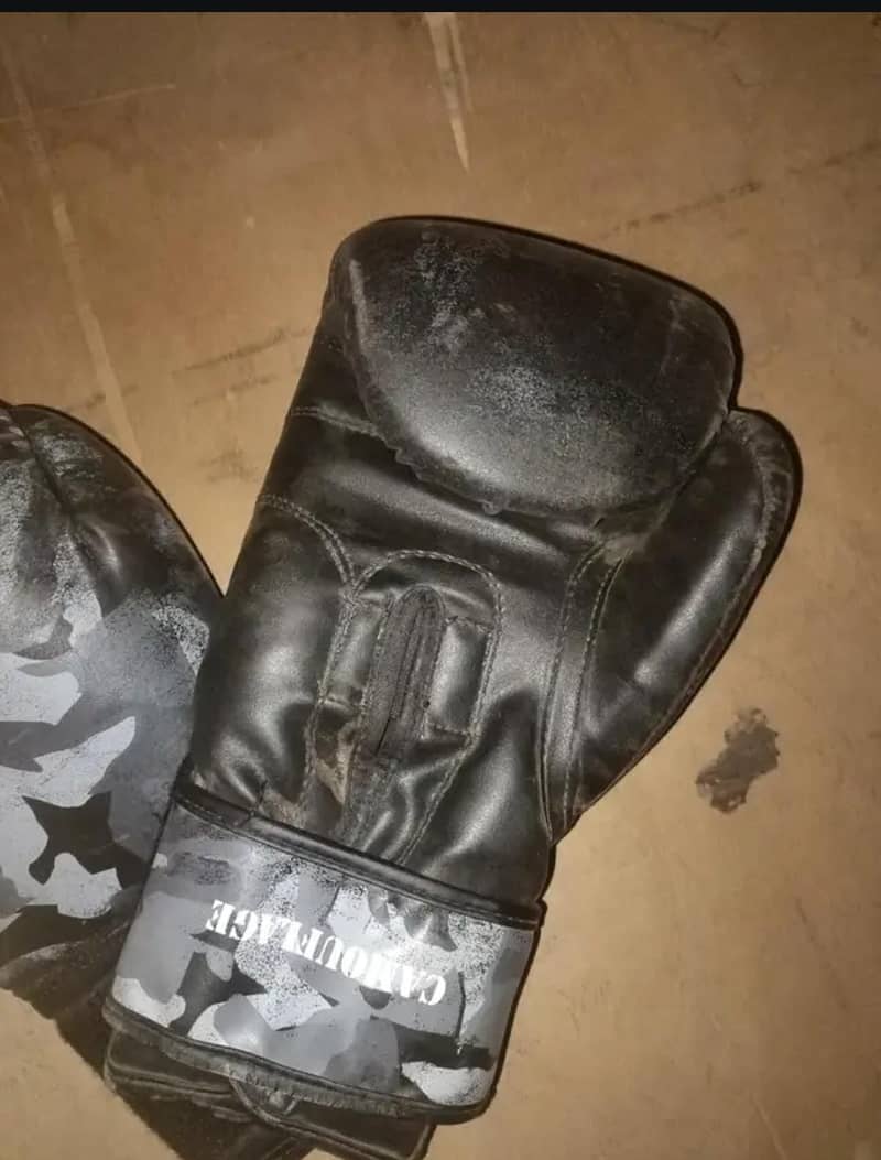 boxing gloves 3