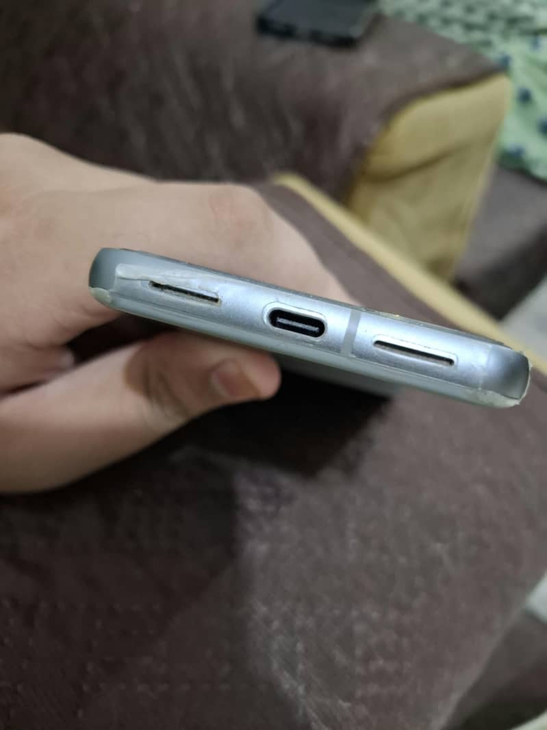 Google Pixel 8 2