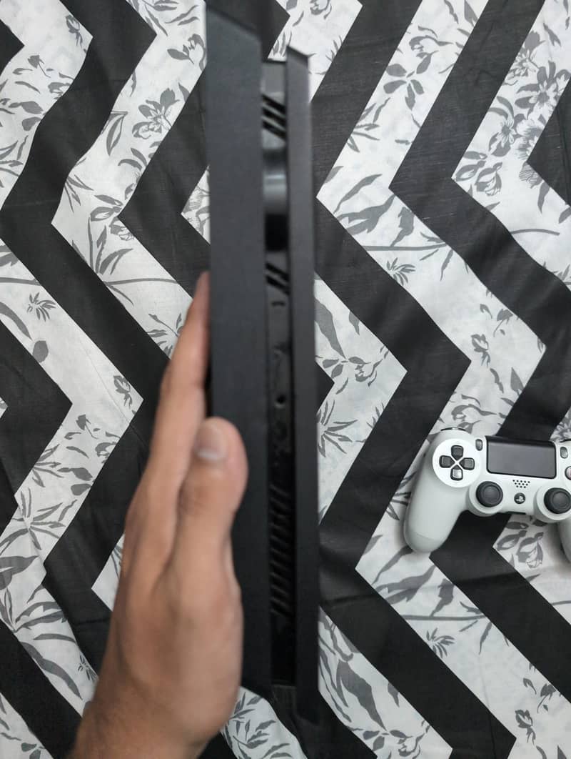 ps4 slim 2