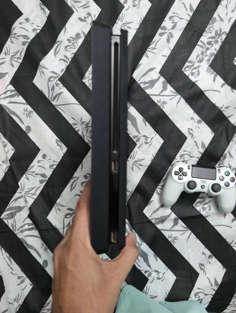 ps4 slim 3