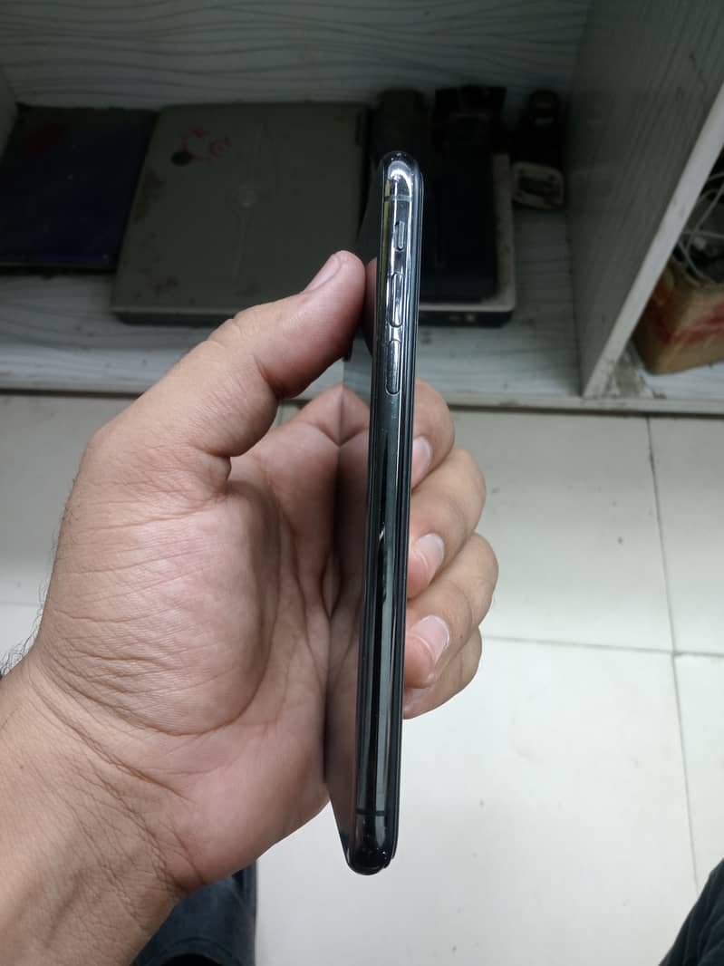 Apple iPhone X 1