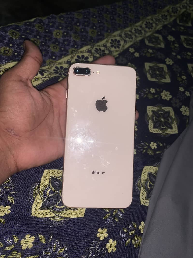 Apple iPhone 8 Plus 0