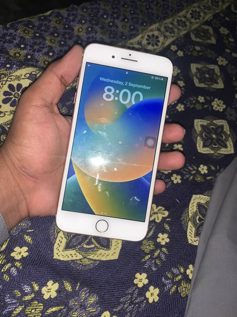 Apple iPhone 8 Plus 1