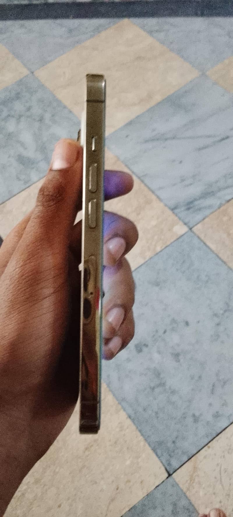 Apple iPhone 13 Pro 2