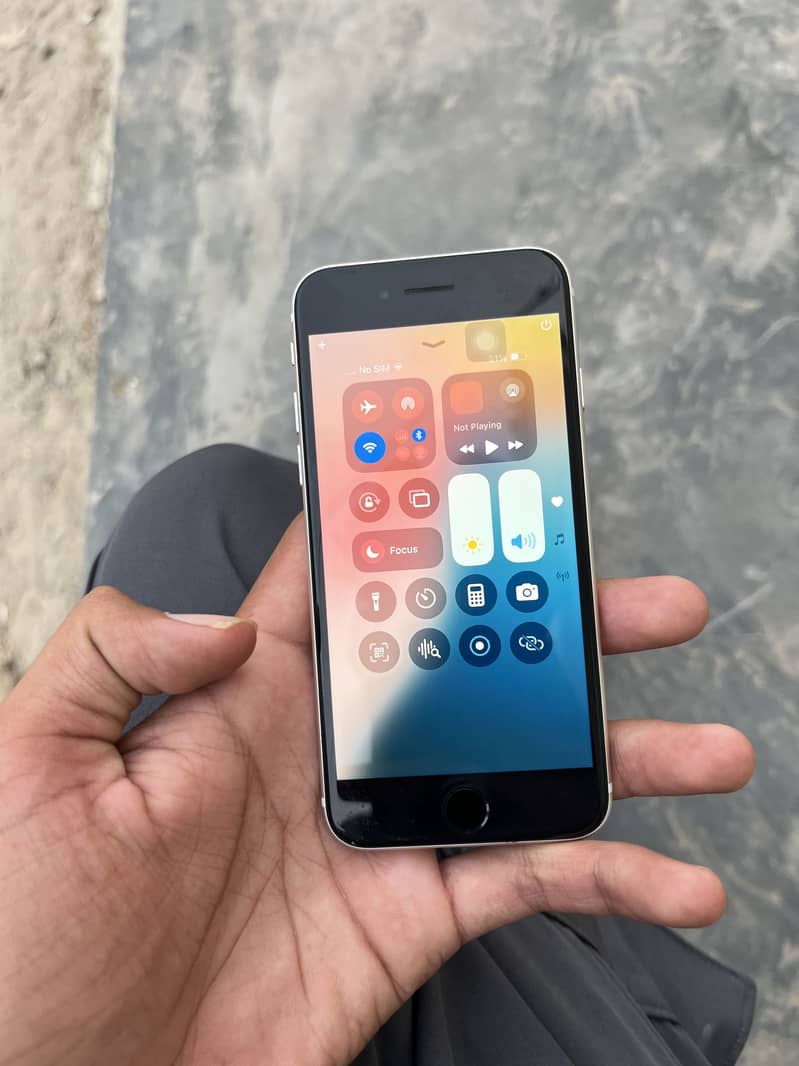 Apple iPhone SE 8