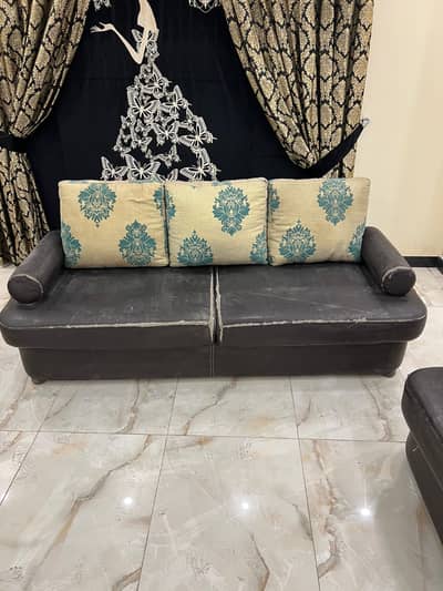Used sofa set -5 Seater