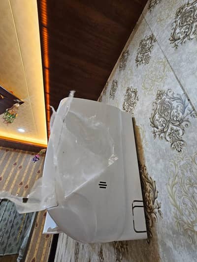 gree Ac DC inverter t3 model heat and cool urgent for sale