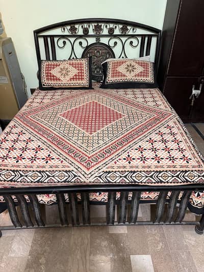 bed with matress