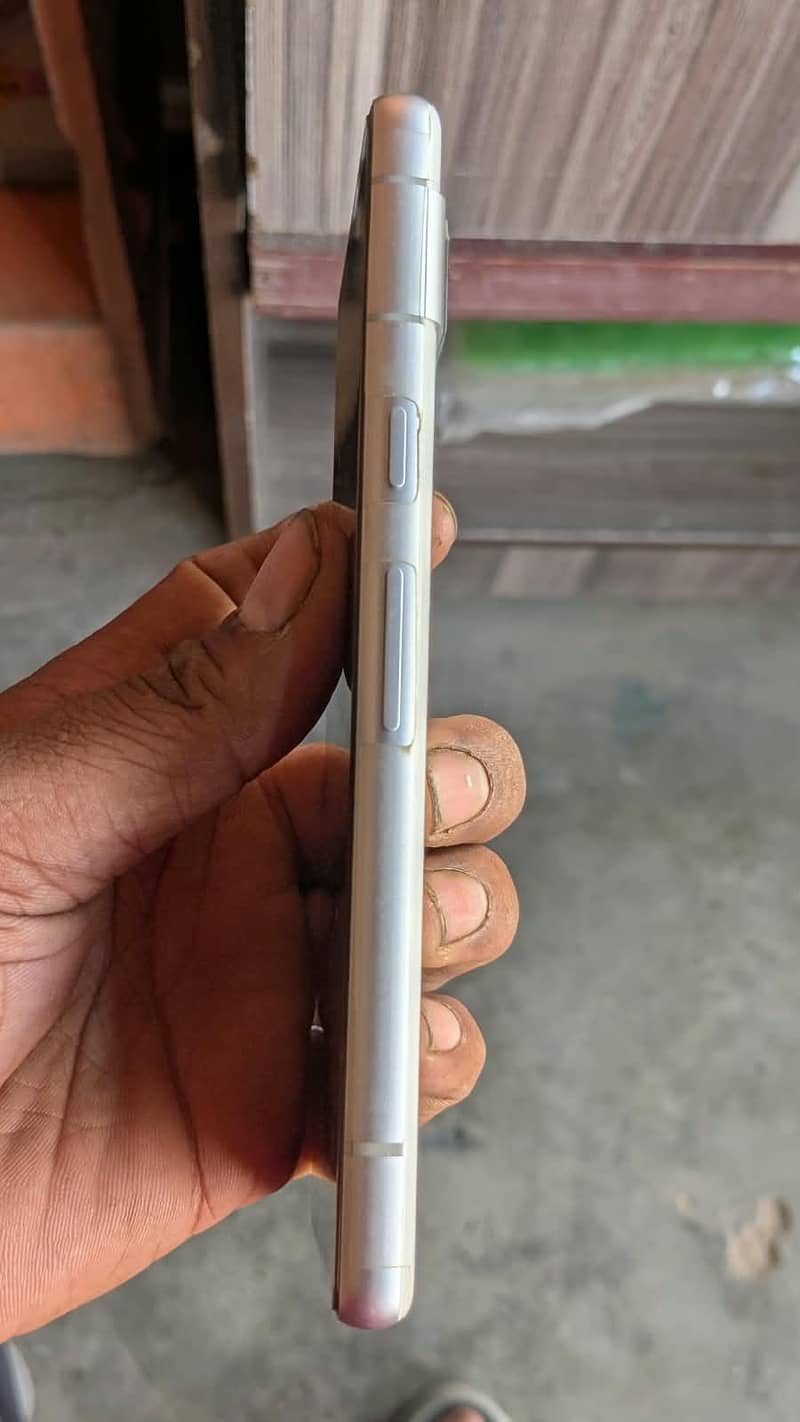 Google Pixel 7a 2