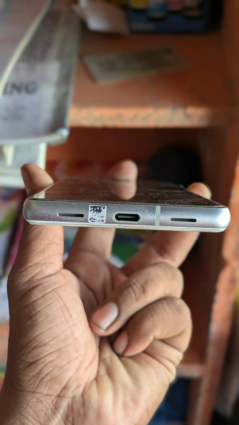 Google Pixel 7a 3