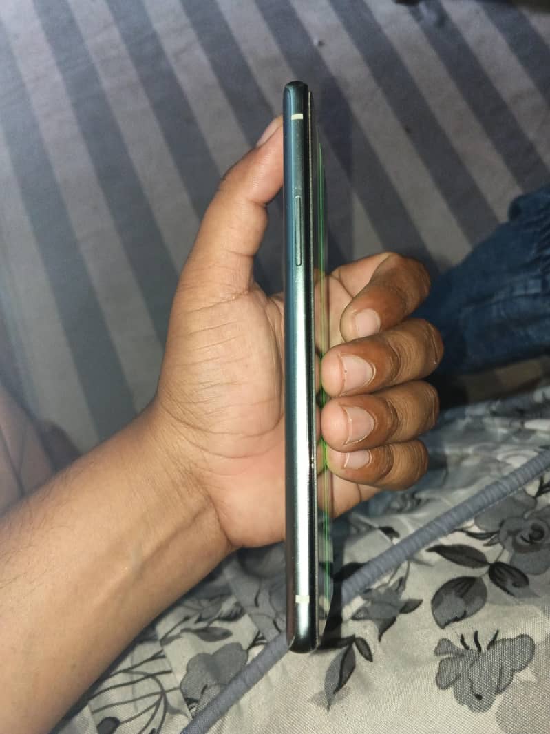 One Plus 9R 1