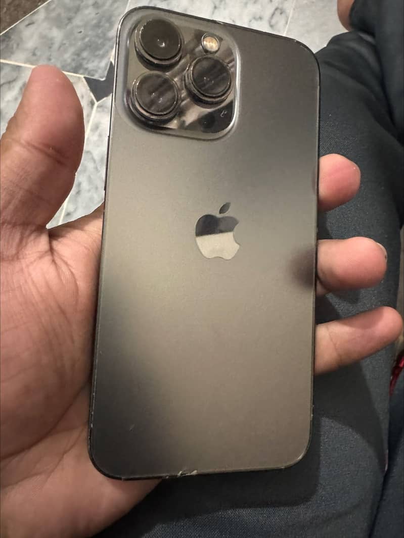 Apple iPhone 13Pro 1