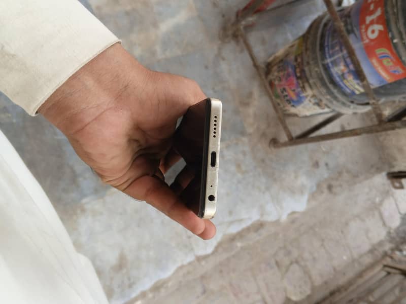 Tecno Spark 20C 2