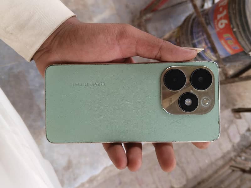 Tecno Spark 20C 4