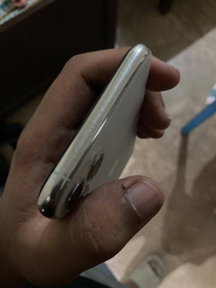 Apple iPhone 11 Pro Max 1