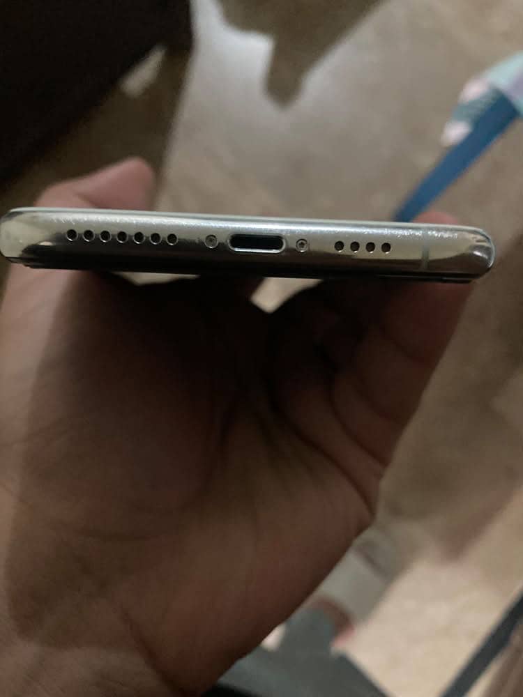 Apple iPhone 11 Pro Max 3