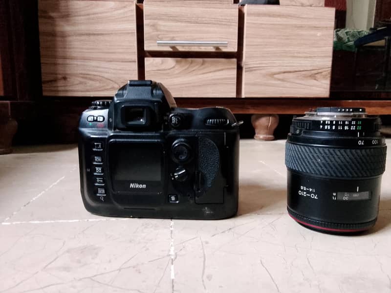 Nikon D100 1