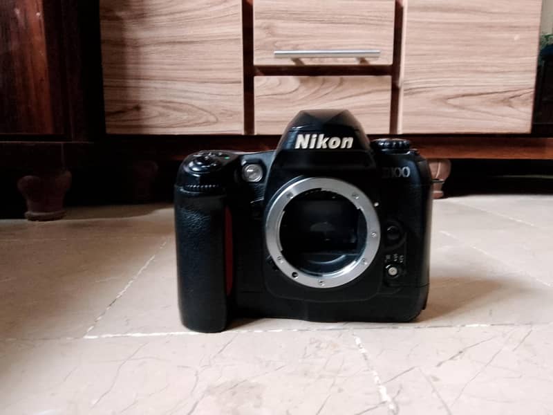 Nikon D100 4