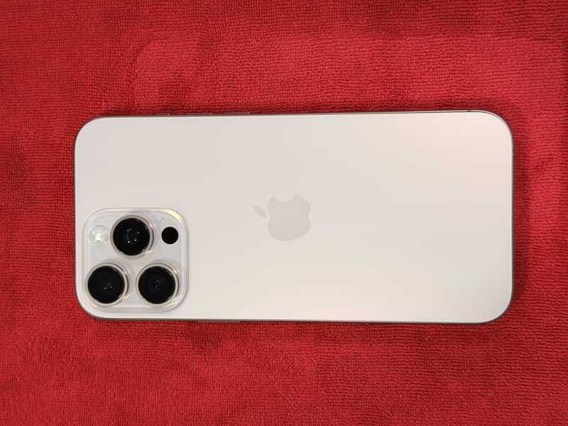 Apple iPhone 16 Pro Max 0