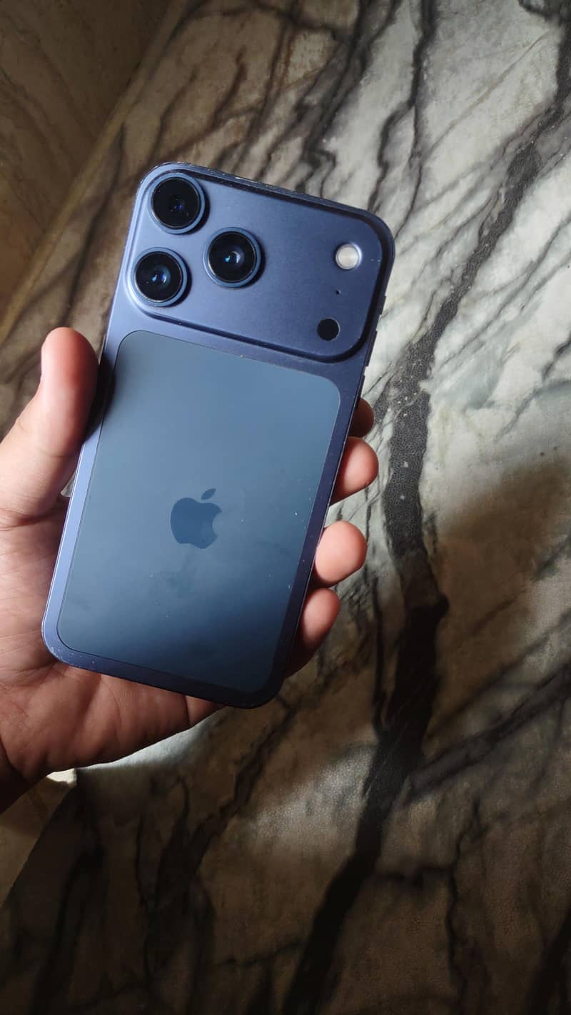 Apple iPhone 11 3