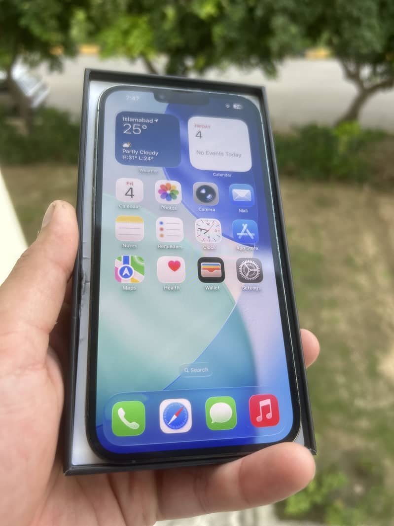 Apple iPhone 13 Pro Max. 10/10 6