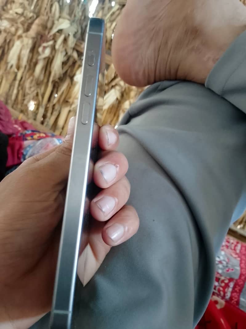 Apple iPhone 15 Pro Max 1