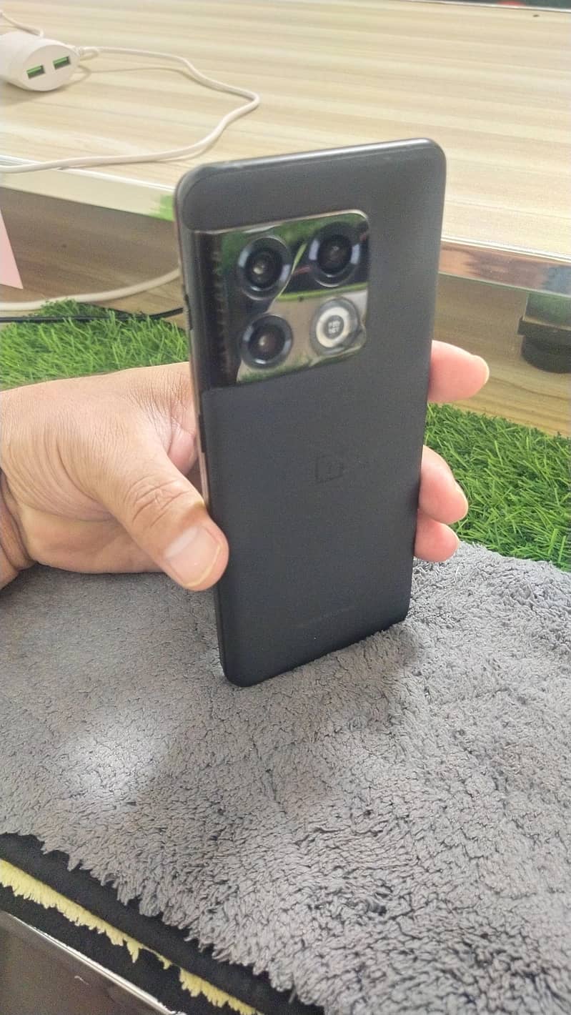 One Plus 10 Pro 0