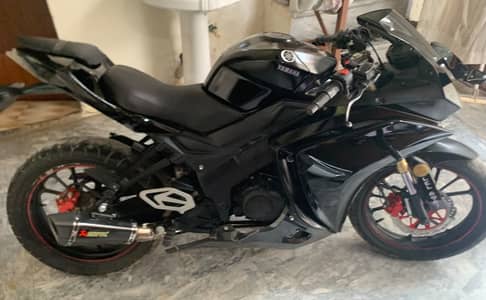 Yamaha R15 250cc replica