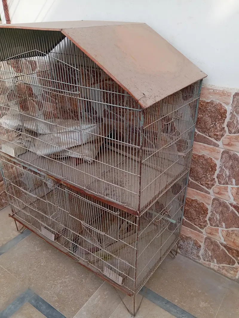 3 bird cages and breeding boxes — photo 2